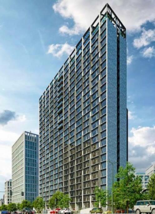 Luxury With Sky Gym,sky View And Business Hall Apartment